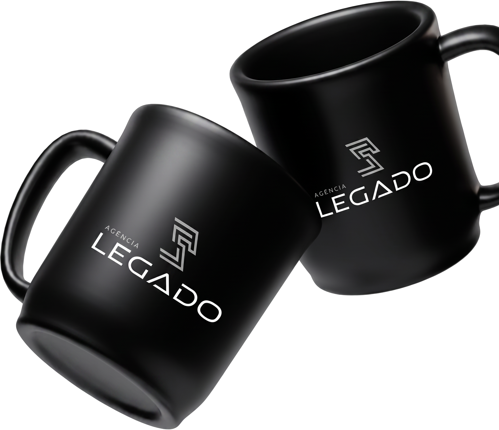 Canecas pretas com a marca Legado aplicada